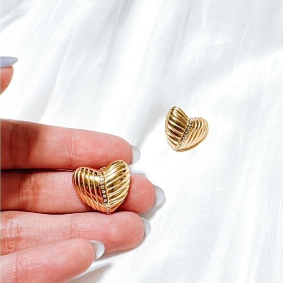 Vintage heart stud earrings M405 - Picture 5 of 5